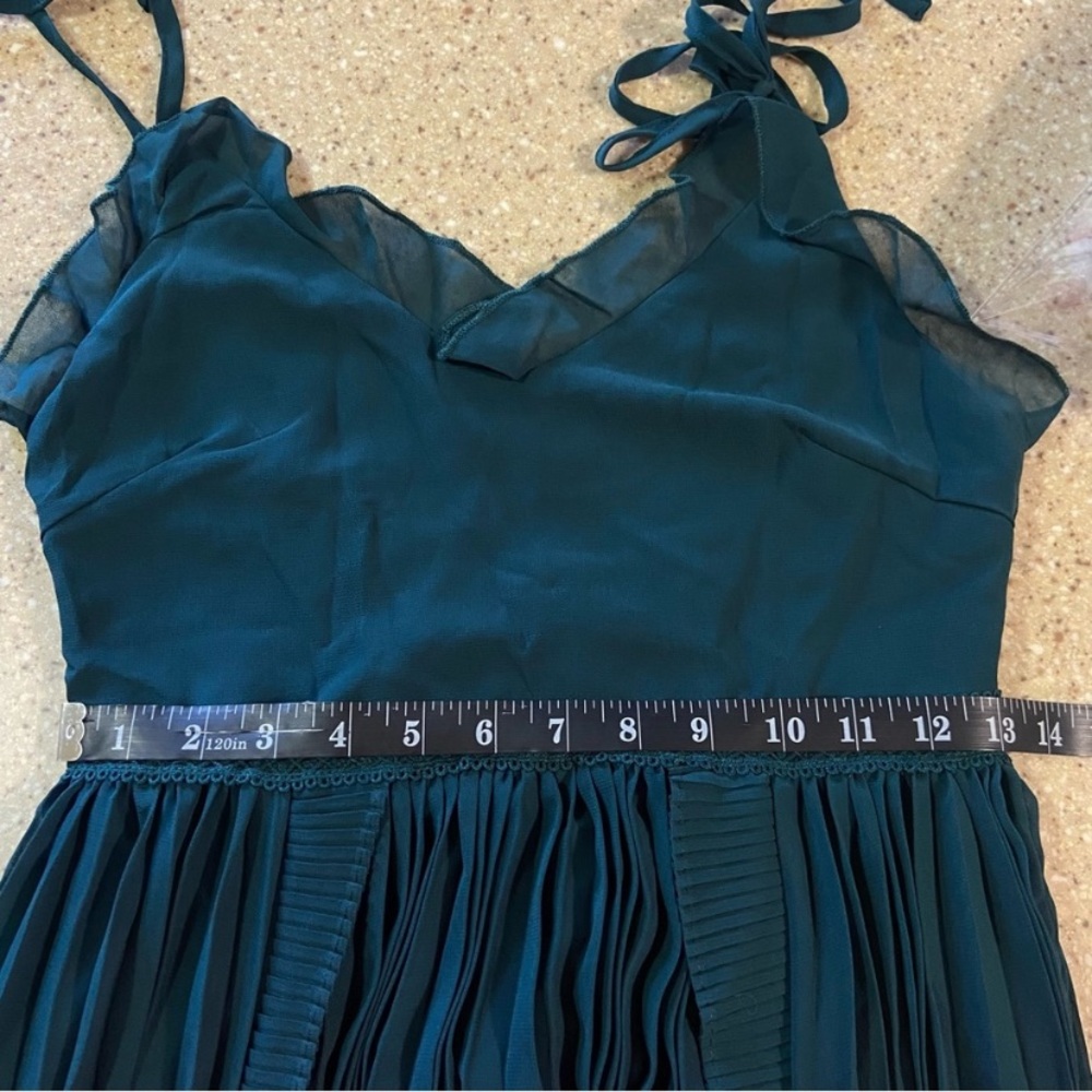 NWOT Lulus Never a Dull Moment Emerald Green Pleated Tie-Strap Midi Dress - Picture 11 of 12